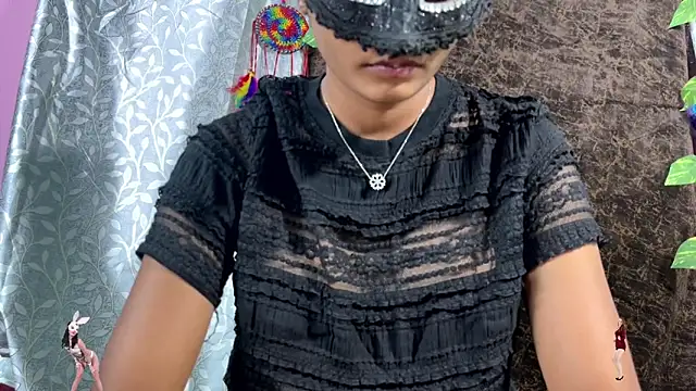 leenaboyxh online show from March 2026 06:19:02 PM