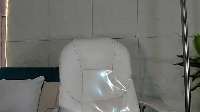 EmmilyEvanss online show from February 2026 04:27:02 AM