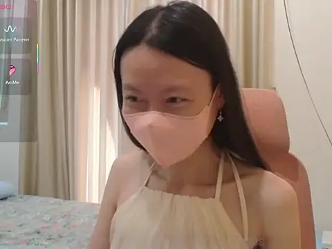 Snapshot of Lil-Cherries chatting on November 2025 02:22:01 AM Lil-Cherries online show from November 2025 02:22:01 AM