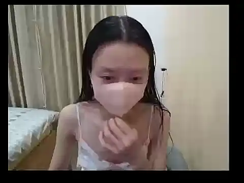 Lil-Cherries online show from May 2026 04:13:02 PM