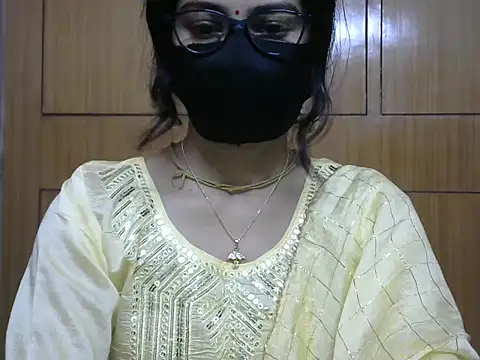 Fairy Pie online show from April 2026 07:14:01 PM