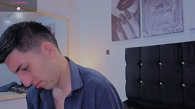 Un Sluttyy online show from February 2026 11:00:02 AM