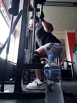 themorenofit08 online show from May 2026 10:16:01 PM