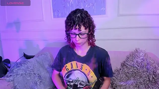 AliceMadnes online show from February 2026 01:05:01 PM