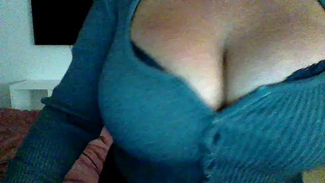 Snapshot of cleo094 chatting on November 2025 02:12:02 AM cleo094 online show from November 2025 02:12:02 AM