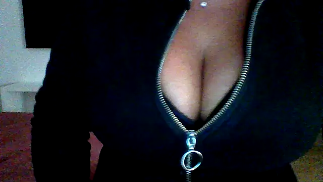 Snapshot of cleo094 chatting on November 2025 01:37:02 AM cleo094 online show from November 2025 01:37:02 AM