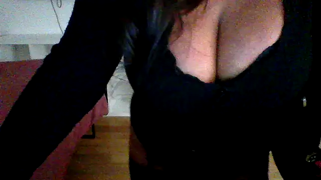 Snapshot of cleo094 chatting on November 2025 12:54:02 AM cleo094 online show from November 2025 12:54:02 AM