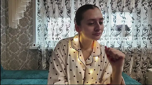 Snapshot of SweetLiaison chatting on December 2025 07:28:01 AM SweetLiaison online show from December 2025 07:28:01 AM