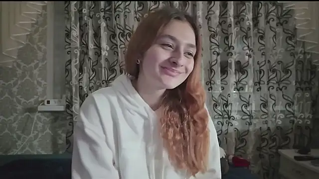 Snapshot of SweetLiaison chatting on December 2025 07:21:01 PM SweetLiaison online show from December 2025 07:21:01 PM