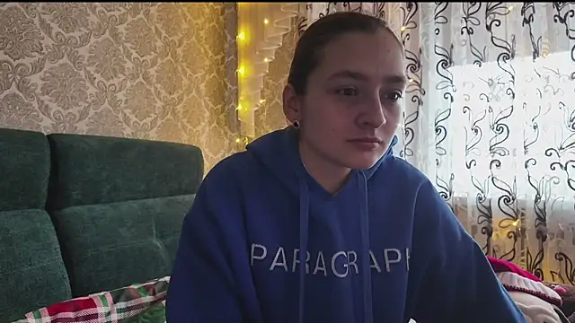 Snapshot of SweetLiaison chatting on December 2025 06:33:01 AM SweetLiaison online show from December 2025 06:33:01 AM