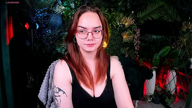 Lily  Evans online show from November 2025 04:12:02 AM