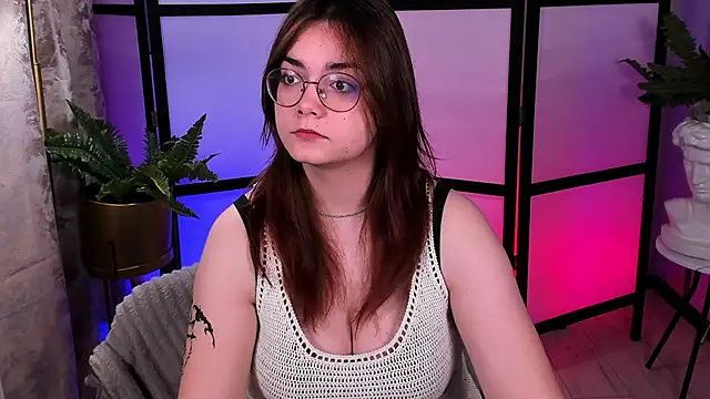 Lily  Evans online show from November 2025 03:32:02 AM