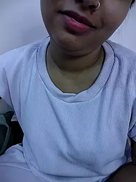 Sexy Divya   online show from May 2026 04:19:01 AM