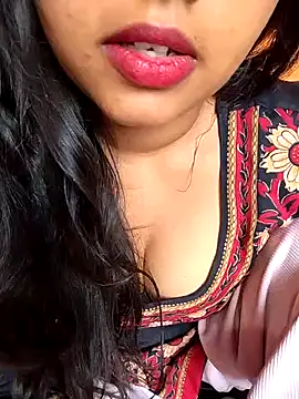 Sexy Divya   online show from May 2026 01:25:02 AM
