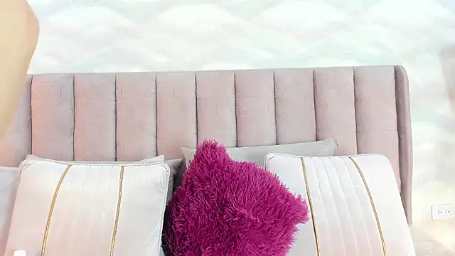 caro gemm online show from February 2026 04:21:01 AM