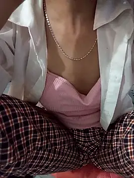 Lynn-122 online show from April 2026 02:26:01 PM