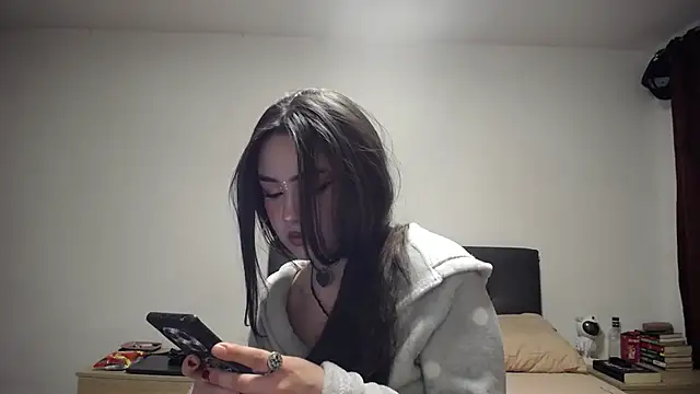  Pariiss online show from March 2026 08:01:01 PM