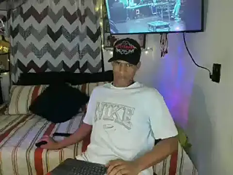 JUANBIGCOCK21CM online show from May 2026 09:32:02 PM
