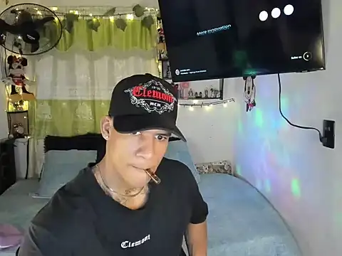 JUANBIGCOCK21CM online show from June 2026 07:00:02 PM