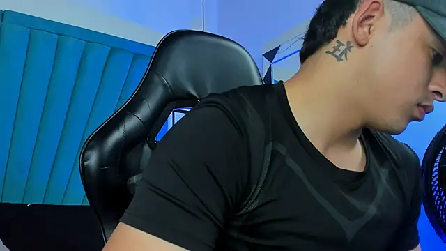Snapshot of adam_keith chatting on July 2026 09:11:01 PM adam keith online show from July 2026 09:11:01 PM
