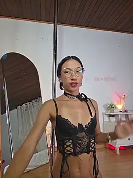 Snapshot of selene_starkk chatting on May 2026 01:43:01 AM selene starkk online show from May 2026 01:43:01 AM