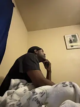 Snapshot of CrookedBeaut chatting on December 2025 02:03:01 PM CrookedBeaut online show from December 2025 02:03:01 PM