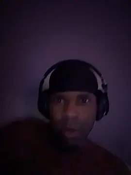 Snapshot of CrookedBeaut chatting on January 2026 02:55:01 PM CrookedBeaut online show from January 2026 02:55:01 PM