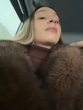 SashaCatt online show from December 2025 10:13:02 AM