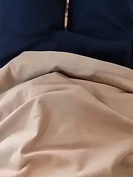 Snapshot of theunq chatting on November 2025 10:26:01 AM theunq online show from November 2025 10:26:01 AM