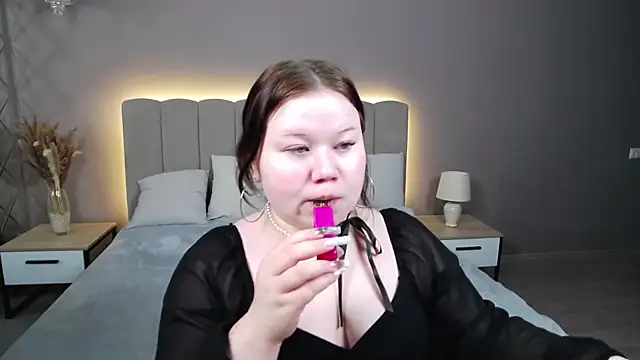 EvaNova  online show from November 2025 04:26:02 AM