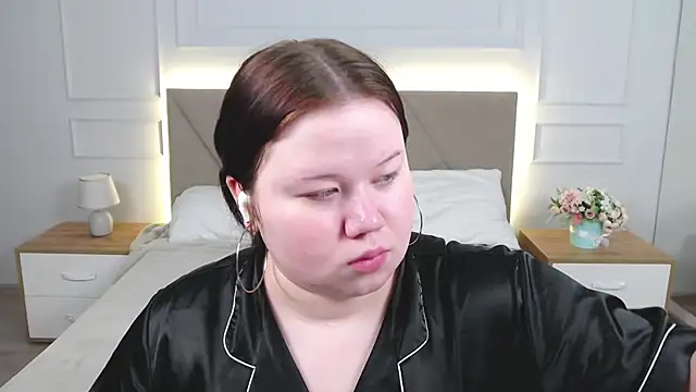 EvaNova  online show from December 2025 04:21:01 AM