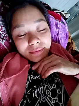 Snapshot of Lyla_john chatting on December 2025 09:27:01 AM Lyla john online show from December 2025 09:27:01 AM