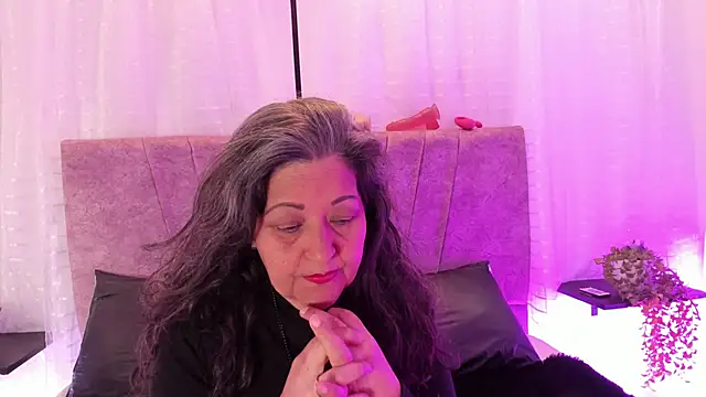 Victoriaa Anderson online show from April 2026 02:04:01 PM