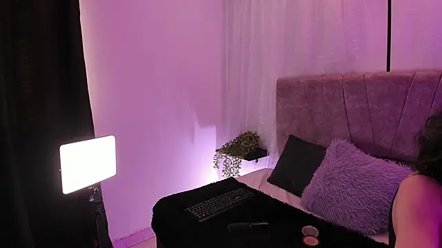 Victoriaa Anderson online show from April 2026 01:28:01 PM