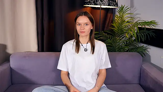 EdythLao online show from November 2025 12:04:01 PM