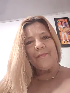 karlaanqui1 online show from May 2026 10:15:02 PM