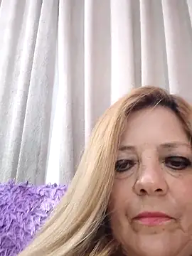 karlaanqui1 online show from May 2026 11:06:01 AM