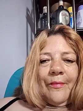 karlaanqui1 online show from May 2026 10:43:02 AM