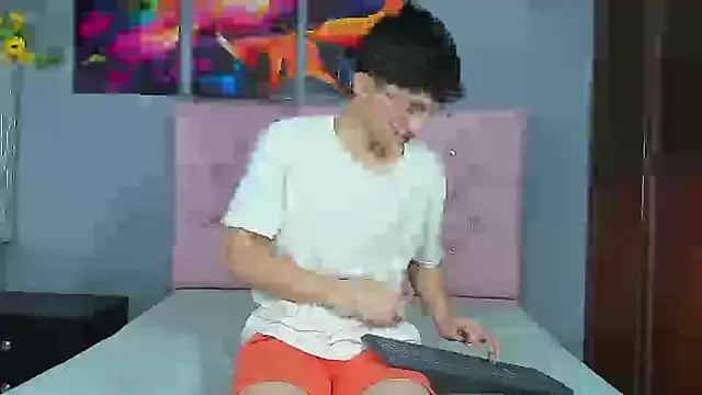 ElanGiraldo online show from January 2026 10:45:01 PM