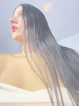 EmmiiGlow online show from May 2026 03:35:02 AM