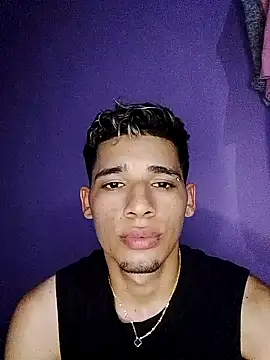 Snapshot of Flavioaponte chatting on November 2025 06:23:02 AM Flavioaponte online show from November 2025 06:23:02 AM