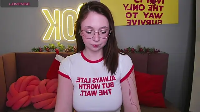 Erica Nelson online show from November 2025 01:30:02 AM