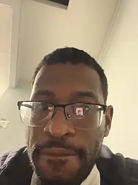 Snapshot of luckyluckisyours chatting on November 2025 09:40:01 AM luckyluckisyours online show from November 2025 09:40:01 AM