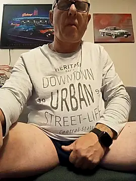 Snapshot of andy-1961 chatting on November 2025 12:10:01 AM andy-1961 online show from November 2025 12:10:01 AM