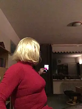 simone xdressing online show from February 2025 12:51:01 AM