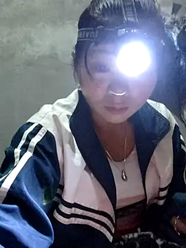 vangkt-cute online show from November 2025 06:29:01 PM