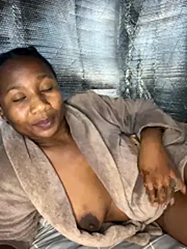 Snapshot of Berries_ chatting on November 2025 06:32:01 PM Berries online show from November 2025 06:32:01 PM