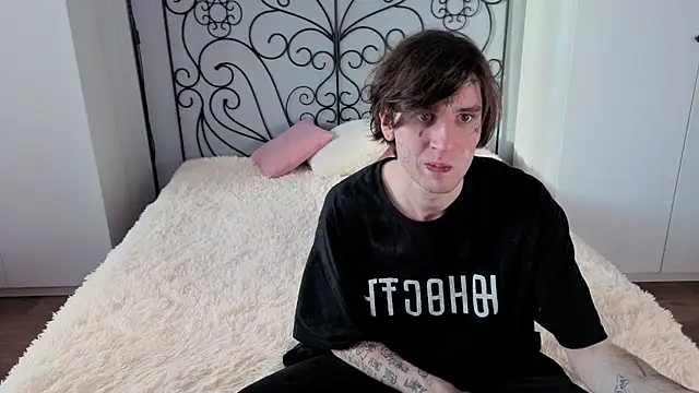 Danny loves Mary online show from November 2025 04:34:02 AM