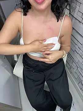 Snapshot of esmerbebek777 chatting on January 2026 03:38:01 PM esmerbebek777 online show from January 2026 03:38:01 PM