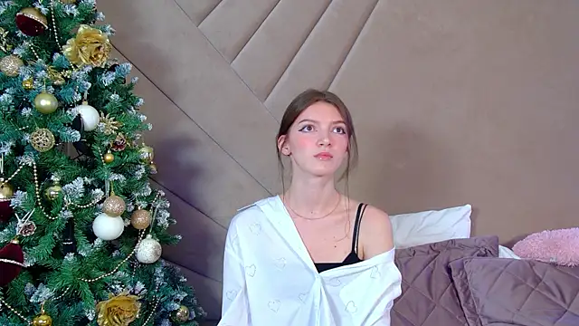 Snapshot of SophiaProve chatting on January 2026 04:10:01 PM SophiaProve online show from January 2026 04:10:01 PM